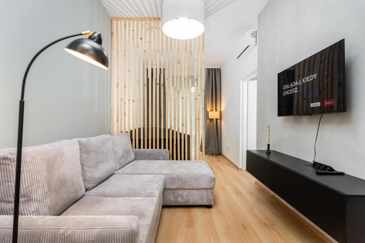 Modern Centrally Located Apartments - By Upstairs Krasków Eksteriør bilde
