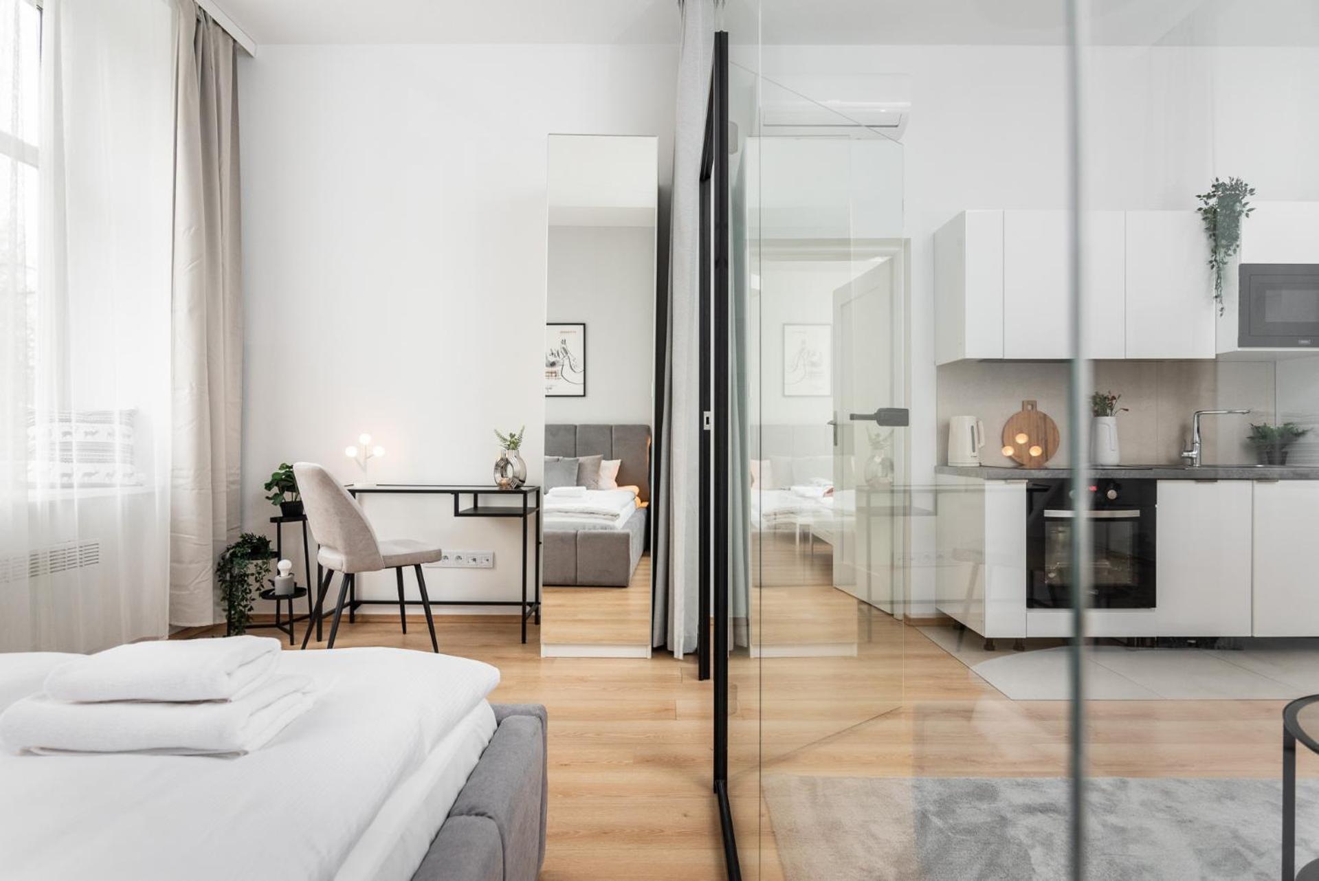 Modern Centrally Located Apartments - By Upstairs Krasków Eksteriør bilde